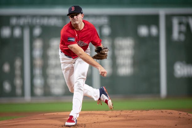 BostonStrong_34's tweet image. 7 IP, 6 H, 2 ER, 1 BB, 7 K #Whit 👏🏻