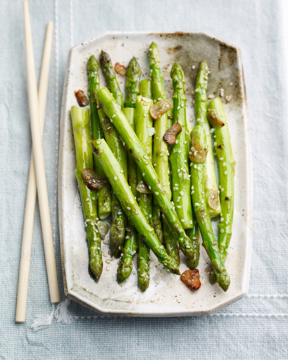 Just under one week left of the official British asparagus season! 😥 How are you cooking up your spears over the next few days?