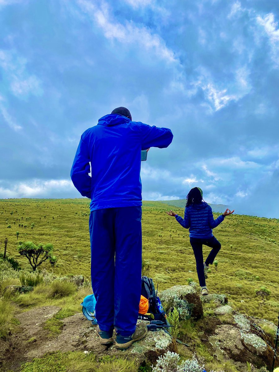 outdoorerke's tweet photo. Caught in a hilarious shutterception moment! πΈ Strike a pose, snap! Wait... who's capturing the capturers? π Share your comments using emojis!
#HikerPaparazzi #PoseAndClick #TrailPhotographyFun https://t.co/IfZx1TNmDP