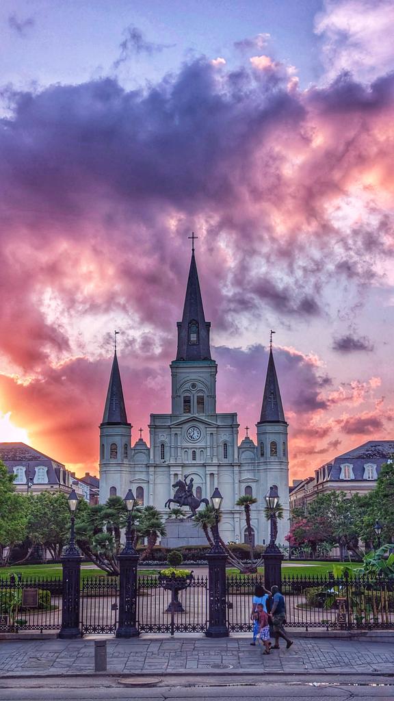 Trumbly's tweet photo. Goodnight NOLA. https://t.co/WBkMUmlPcf