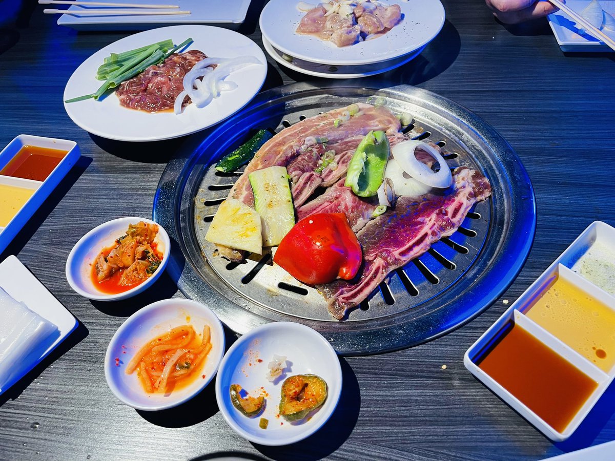 PamTheTrader's tweet photo. Dinner & a movie with our So Cal Apes! We are going to watch #TransformersRiseoftheBeasts movie after this! @trades_ed @NowNowYall @PamTheTrader #KeepingUpWithPam #PamTheTrader https://t.co/sHcu2RrPQF