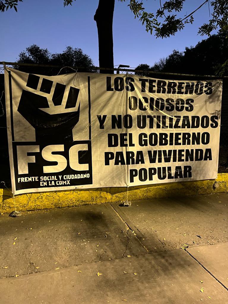 <a href="/GobCDMX/">Gobierno de la Ciudad de México</a> <a href="/GobiernoMX/">Gobierno de México</a> nos pueden dar información de la venta del predio que ocupó la tienda del <a href="/ISSSTE_mx/">ISSSTE</a> en la calle de Dr. Vertíz en la <a href="/_Narvarte/">Narvarte</a> los vecinos en esta zona constantemente NO Tenemos AGUA. Urge se agilice la venta para evitar invasiones.