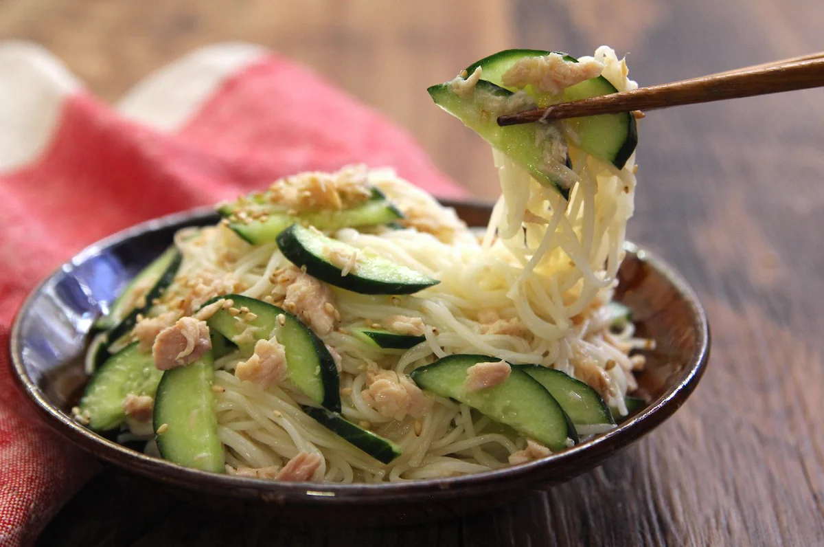 暑くて食欲がないときでも、するする食べられちゃう？！ごま油などによる味付けが美味しそうな「素麺」レシピ！