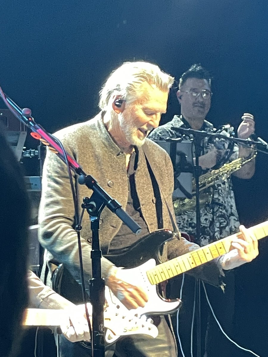 @kennyloggins @Wolf_Trap ❤️❤️❤️❤️❤️❤️💛💛❤️