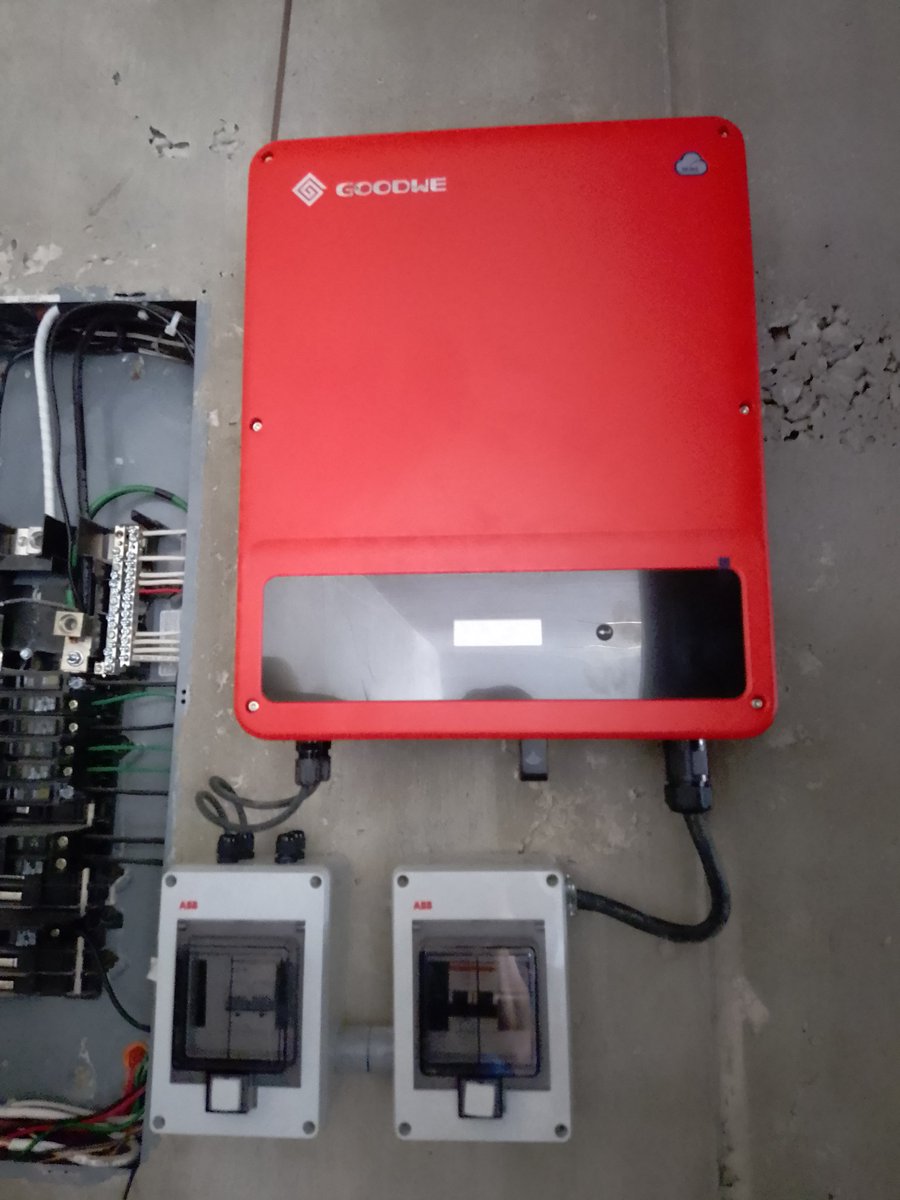 OEBAJIO's tweet photo. Suministro e Instalación de Planta Fotovoltaica en Casa Residencial de #GTO #OEB https://t.co/kfWbamkLSs