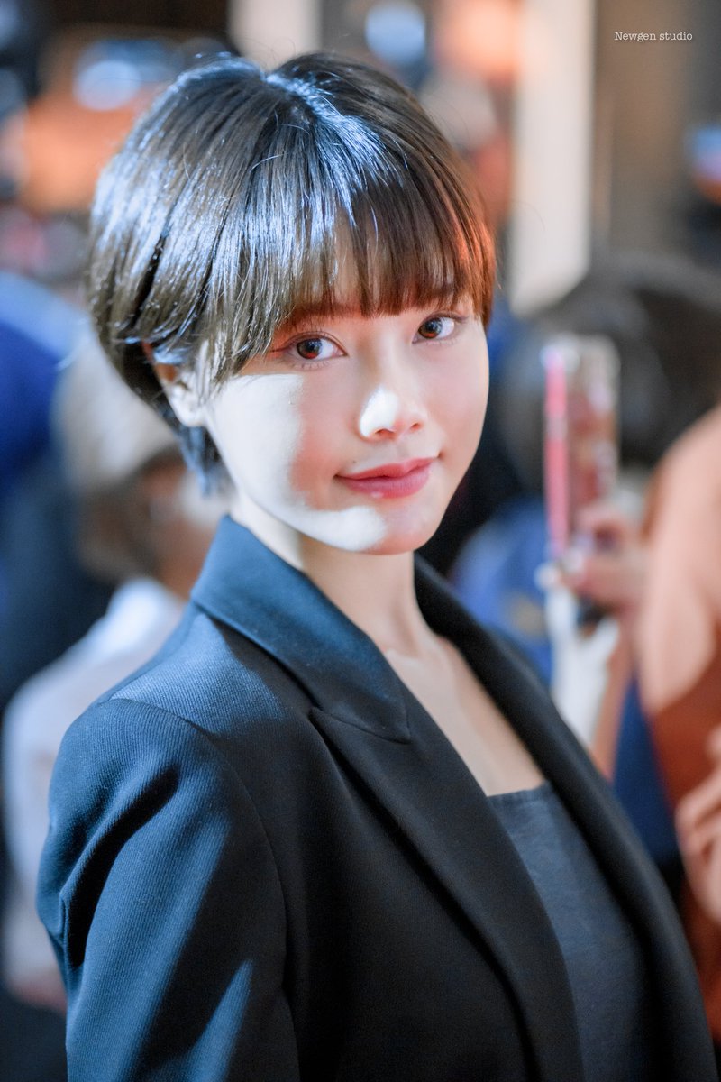 Newgenstudio48's tweet photo. ให้วันนี้เป็นวันแรกของวันที่เหลือ ที่จะใช้ทั้งชีวิตอยู่เพื่อรักเธอ 😘🖤☀️
P.s.ไอต้าวมิวจิกกี้สวยมงลงที่สุด 😍💕 (1/2)
#miusic
#Newgenstudio48
#พิษสวาทเดอะมิวสิคัล
#ละครเวทีเรื่องยิ่งใหญ่ https://t.co/bGlMwkbmHL