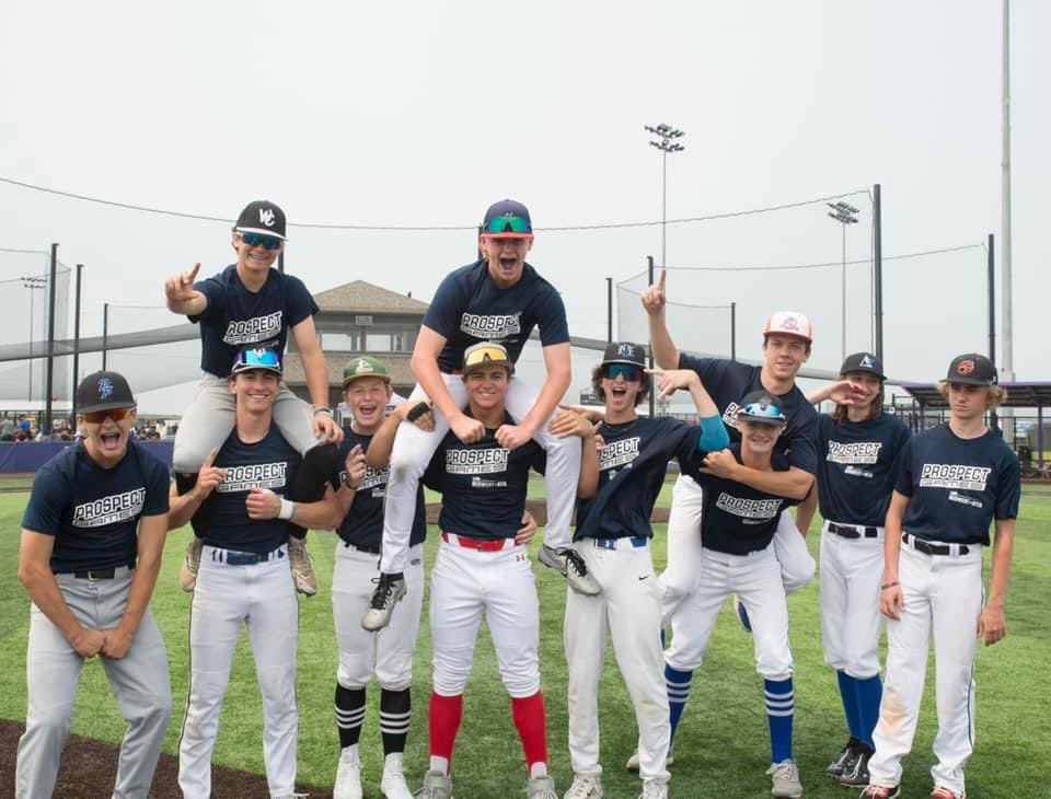 MidwestNTIS's tweet image. 👏👏👏A big thanks to all athletes, families and coaches for a great 3️⃣ days at the @USABaseball Midwest NTIS Prospect Games!

Next stop ➡️ Cary, North Carolina 

#USABaseball #MidwestDugout🇺🇸