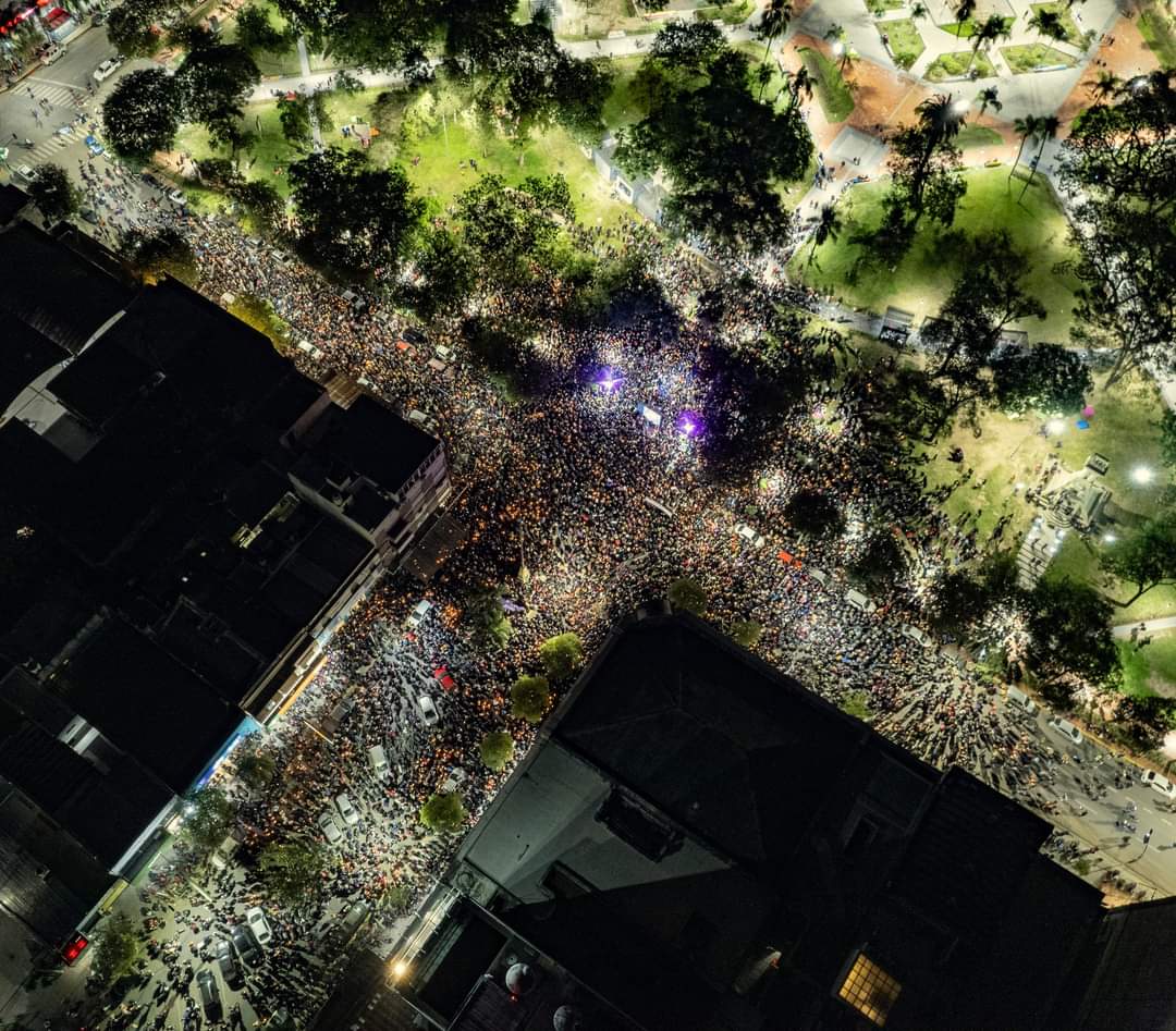 fabriglibo's tweet photo. Justicia por #CECILIA 🕯

Ya me iba a desconectar pero encontré esta imagen. Créditos a su autor: Roly Ruiz (https://t.co/tNnY3yNtaX) https://t.co/d4uQfyhwsa