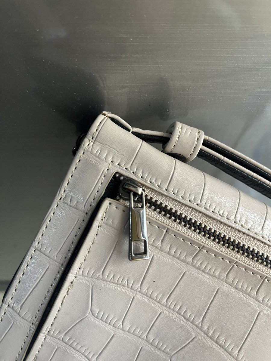 mewmilkkk1's tweet photo. ❗️ส่งต่อ 450฿ ค่า❗️ (ซื้อมา850฿)❗️
กระเป๋าแบรน Bester brand รุ่น Purse 
สภาพ95% มีตำหนิเล็กๆนิดหน่อยค่า
Dmขอดูเพิ่มเติมก่อนได้ค่า🙇🏻‍♀️
*รอบมอนอ นัดรับได้*
#besterbrand #besterbag #ส่งต่อกระเป๋ามือ2 #กระเป๋าแบรนด์ไอจี #ส่งต่อกระเป๋ามือสอง #ส่งต่อกระเป๋า #ส่งต่อbesterbrand #sos https://t.co/ySnkZUYUKG