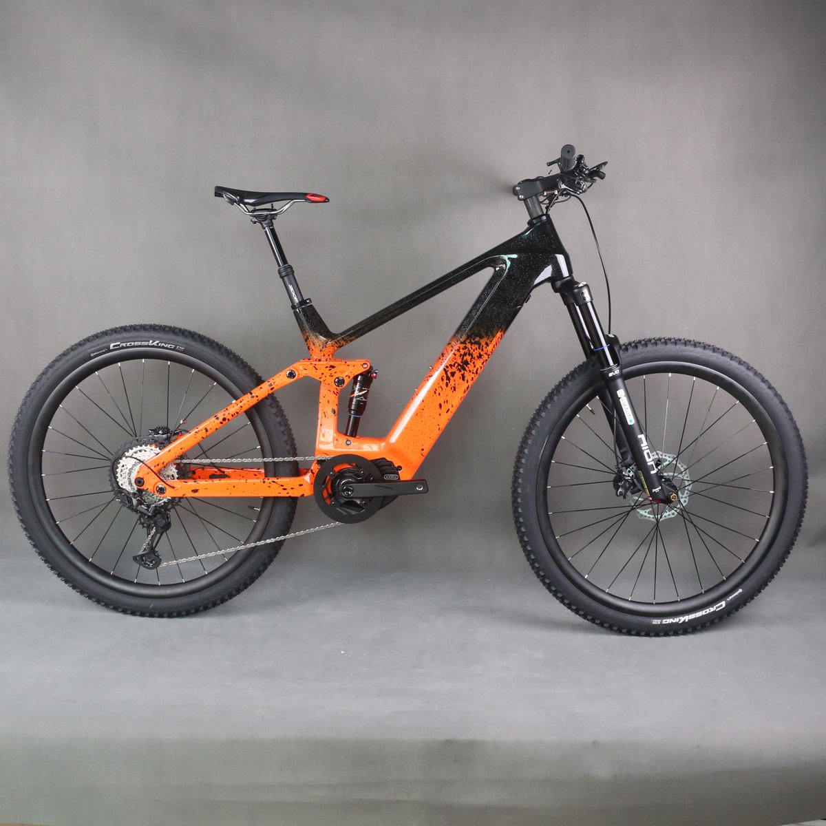 SeraphRose5's tweet photo. 29er Suspension Electric Mountain Bike Complete Bike E69 Shimano M8100 groupsets
#bike #mountainbike #mtblife #bikelife #cyclinglife #bicycle #biker #bikes #cycling #electricbike #carbonbike #bikepron #bikepaint #painting #ridemtb #seraphbike #newbikeday #cyclelist https://t.co/dPVCC2cRvH