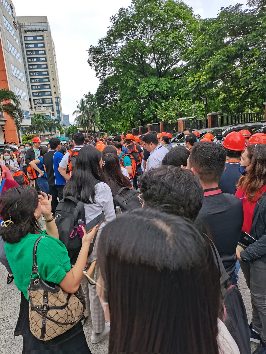 fredboypickup's tweet photo. @bayanmo Ganap sa Rockwell business center pasig city.. https://t.co/EyenyOxq7D