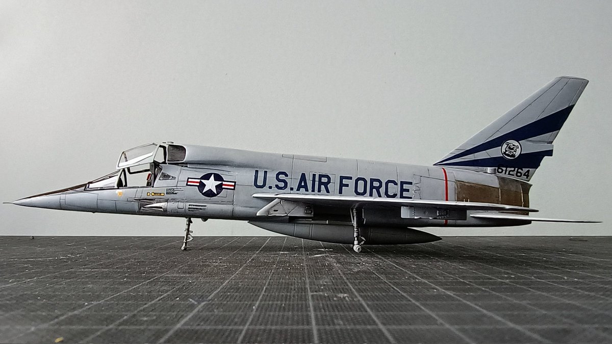 トランペッター 1/72 F-107A

デルタダガーのデカール貼ってやりました。525th FIS WestGermany
キャノピーは閉めたほうがいいかな。