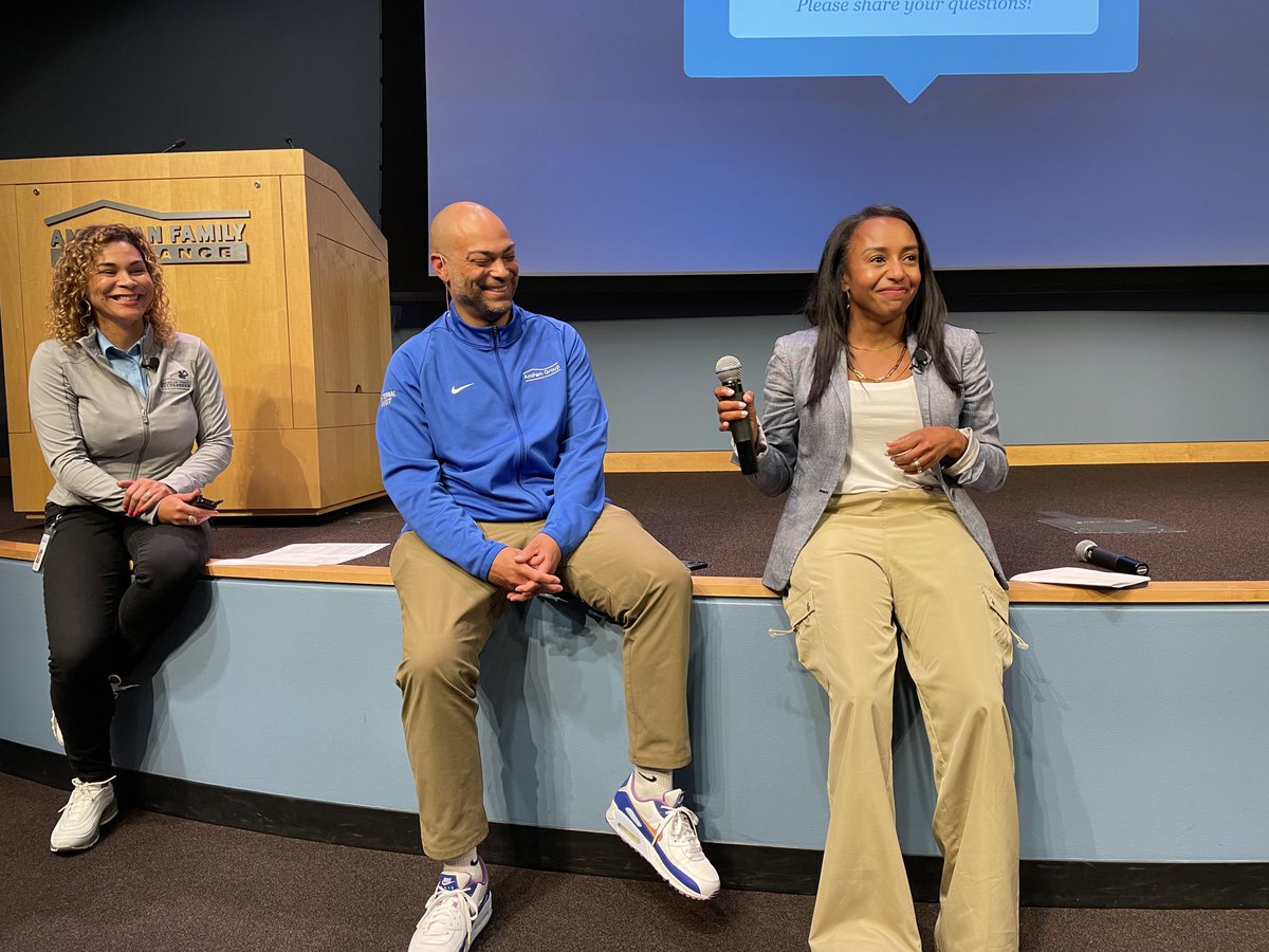 Customer-driven and powered by purpose, <a href="/amfam/">American Family Insurance</a> is in its 97th year and stronger than ever. Great to see these leaders at our enterprise huddle today! ⁦<a href="/eliciaazali/">Elicia Azali</a>⁩ ⁦@TyWhipple⁩ ⁦<a href="/FilesCrystal/">Crystal_Files</a>⁩ #iwork4amfam