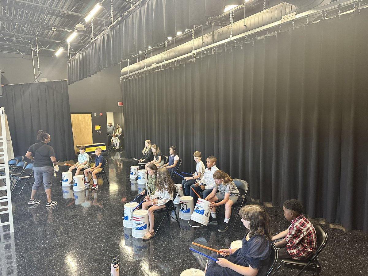 JolliffMiddle's tweet image. Congrats @EW_Chittum_Elem 5th graders now JMS 6th graders!!! Your grad ceremony was ✨Mrs Garrett assigned your first JMS hw remember- 1)do your best 2)get involved 3)be kind &amp;amp; accountable! Welcome to the JAM! 🐆 #wePRESS #youPRESS #engageCPS