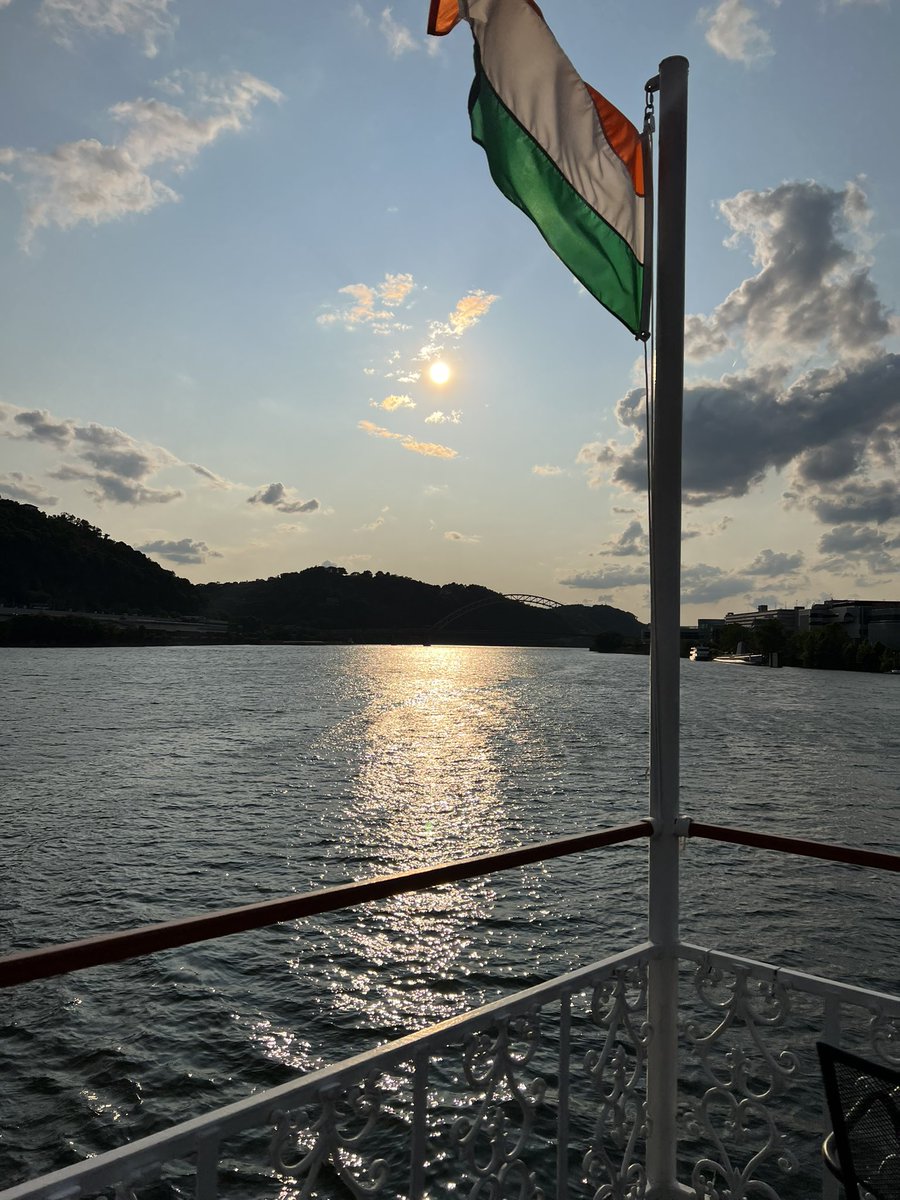 ponchome0216's tweet image. Gateway Clipperに行って、船に乗って来ました✨景色も最高、ご飯も最高、みんなでワイワイ楽しかった(≧∇≦)♡
ご飯の写真はまた後日w
＃gatewayclipper  #Pittsburgpirates