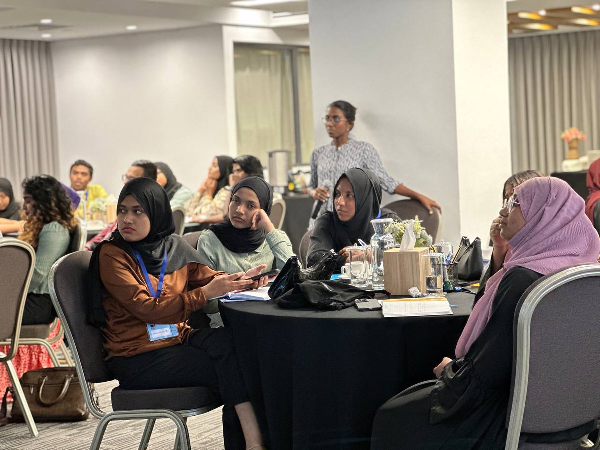 An enlightening session has been conducted on RTI at the #PracticeParliment for #youth. Participants gained valuable insights into accessing information, promoting transparency, and holding authorities accountable for a better future. <a href="/UNDPMaldives/">UNDP Maldives</a> <a href="/mvpeoplesmajlis/">People's Majlis</a>