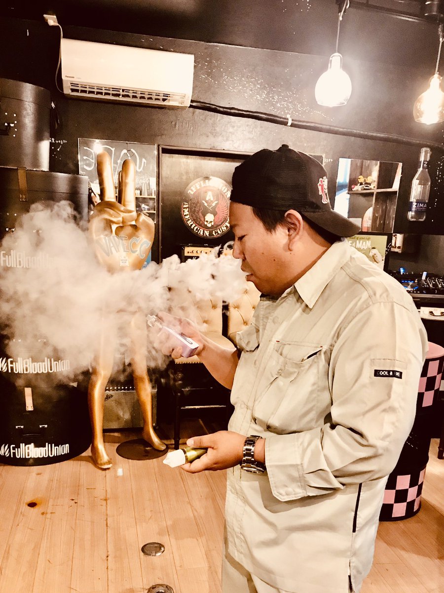 smokeride_gogo's tweet photo. DovpoThemis MOD
シンプルお洒落で素敵😁
ALOHA juiceの
モヒートでJET〜‼️
美味しい笑顔最高ですネ❤️
ありがとう御座いました😊
VAPE電子タバコC.C
越谷市大袋駅東口徒歩2分
070-2332-0069
#vape #vapecc #vape好きな人と繋がりたい #電子タバコ #vape復活 #煙で遊ぶ #dovpo #alohajuice #livefast https://t.co/2qYL4rKxPx