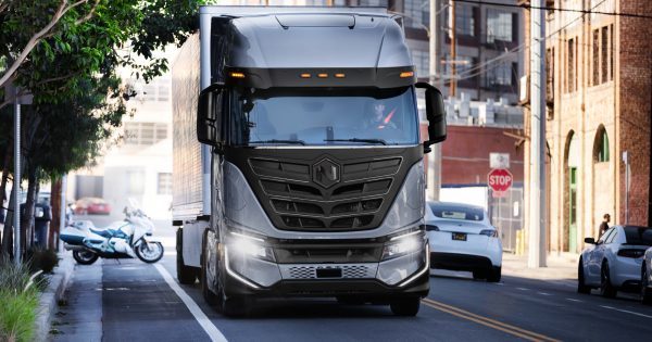 NEWS: #TruckingTechNews #AutonomousTrucks #BusinessStrategy Bold Move: Nikola EV Production Pause in 2023 Sparks Strategic Shift Toward Hydrogen and Autonomous Technologies dlvr.it/SqhgY0