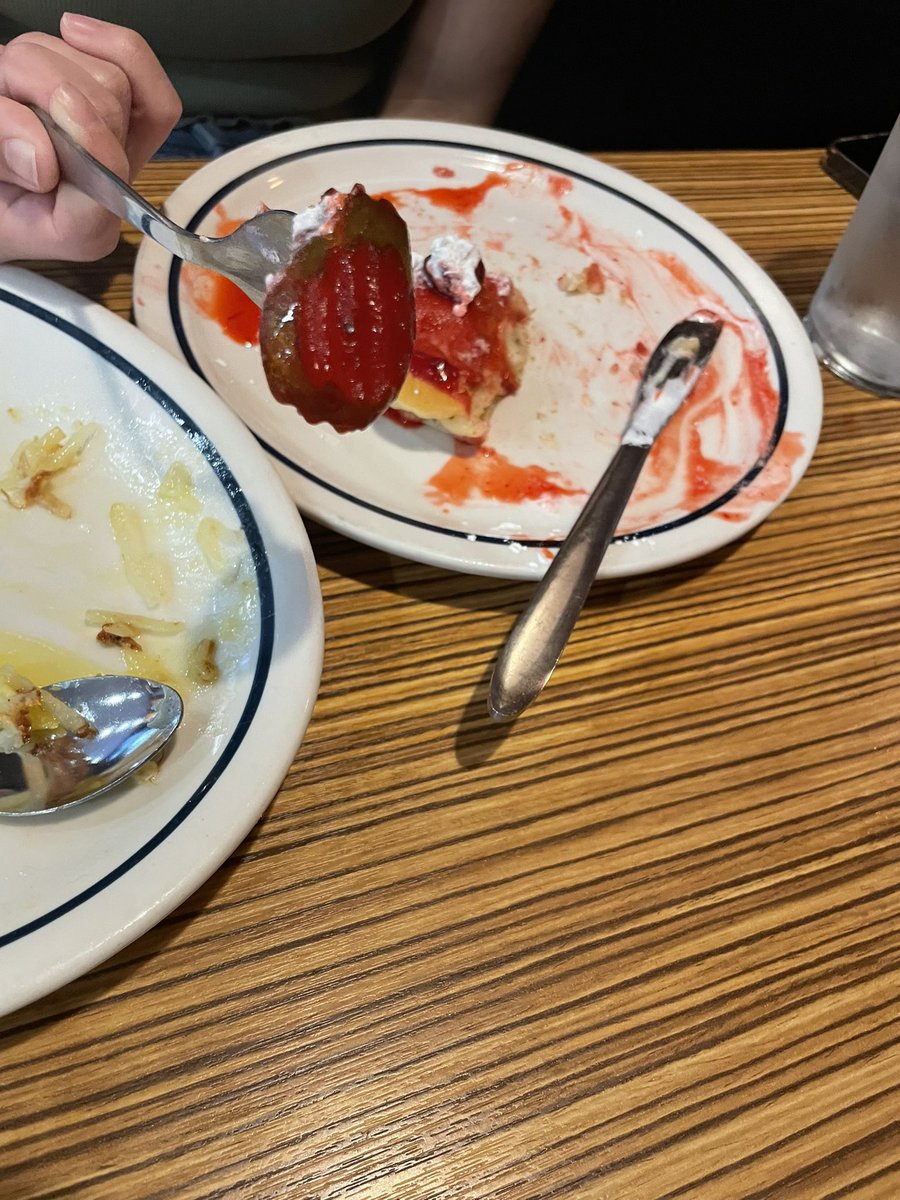 lmtdd's tweet photo. brooke and I went to ihop and she got strawberry pancakes and there was a damn pickle in there https://t.co/GBR36xN2Yl