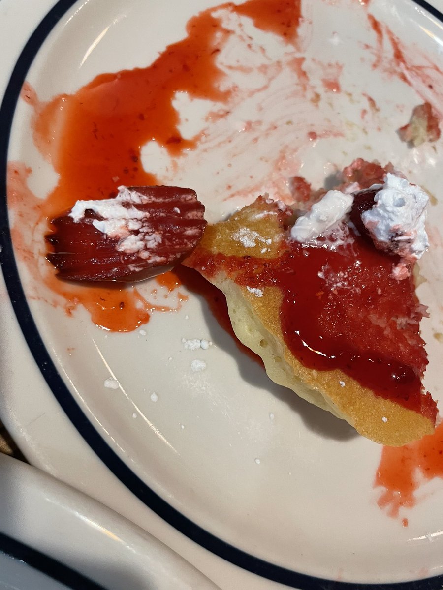lmtdd's tweet photo. brooke and I went to ihop and she got strawberry pancakes and there was a damn pickle in there https://t.co/GBR36xN2Yl
