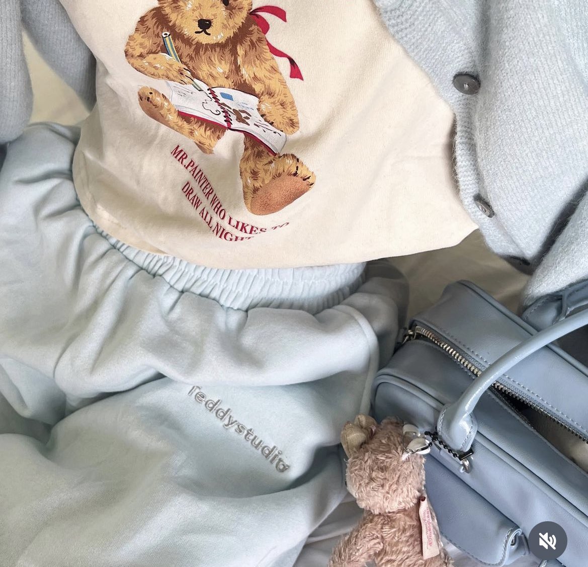 ifeelsopeach's tweet photo. ใครชอบใส่กางเกงวอร์ม อยากแนะนำร้าน teddy studio มากก มี 5 สี น่ารักทุกสี 🧽🛋️🧼 ที่ชอบมากๆเลยคือคนสูง 155 - 170 cm ใส่ได้ ใส่แล้วดูไม่ตันน 🍞 https://t.co/ZMJi0ie1Rl