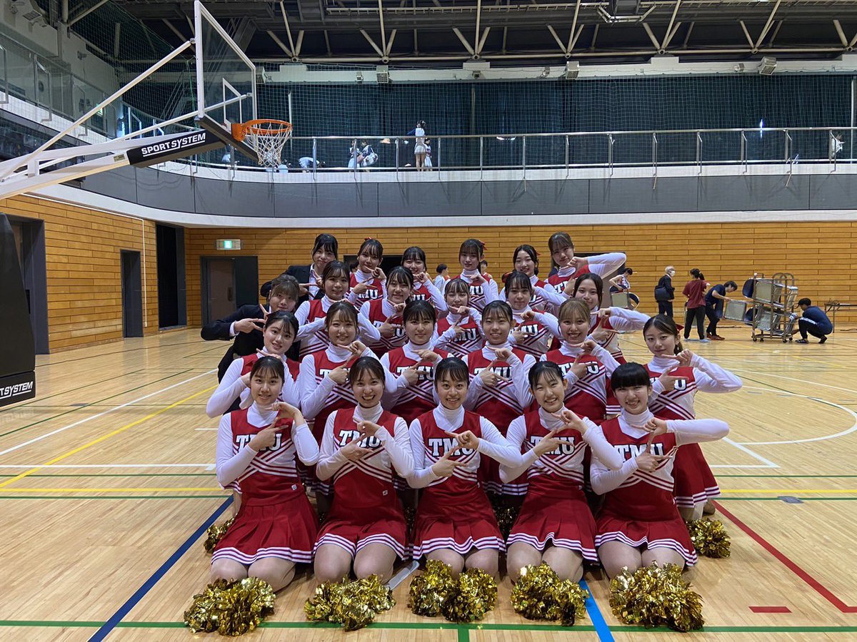 tmuRITZ's tweet photo. 【横市戦】

6/11に横浜市立大学との交流戦が行われました！

開会式にて横浜市立大学チアリーダー部Seagullsさん、東京都立大学男子チアリーディング部MAXONSさんと合同演技を披露させていただきました！

また11期がこの横市戦でデビューしました💖

新体制のRITZの応援よろしくお願いします💁‍♀️✨ https://t.co/LbJIxJaDVg