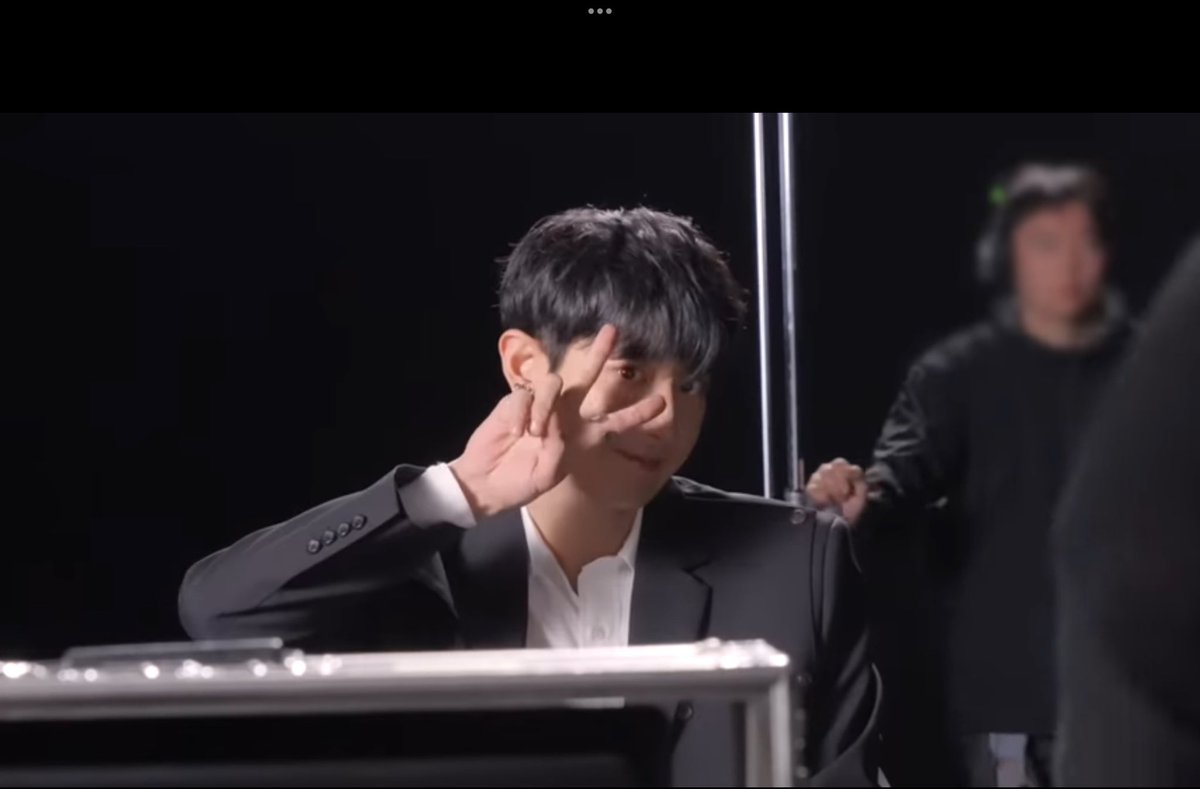 Hello guys really need moots rn im so far from 500 followers pls help rt/like thank youuuu 

#EXO_EXIST #EXOisBack #EXIST #EXO #액소 <a href="/weareoneEXO/">EXO</a>