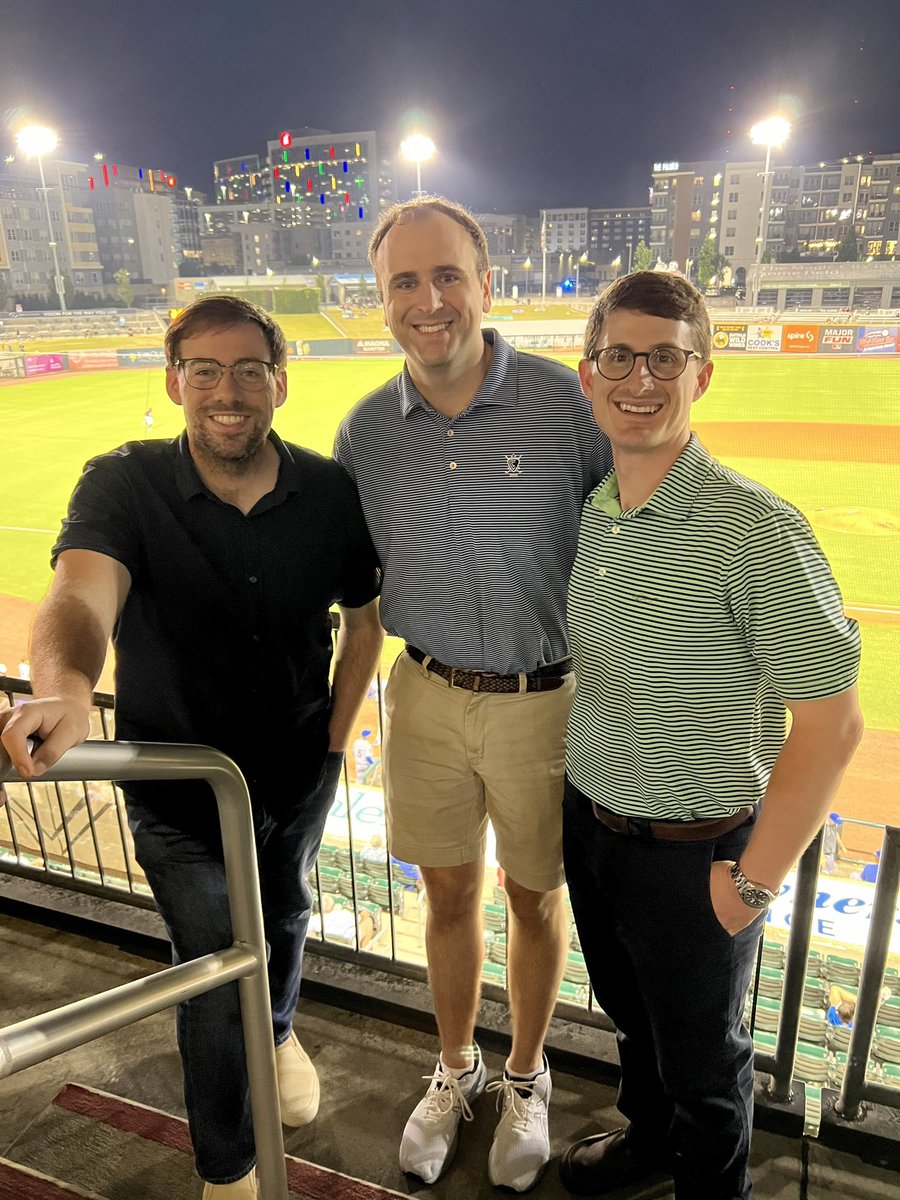 BaptistRadRes's tweet photo. Had a great time sending off our graduating chiefs tonight. Many have said this is the best class to ever graduate from our program. We are going to miss you all! #radiology #radres #call #barons #baseball https://t.co/K0dLvIoGGt