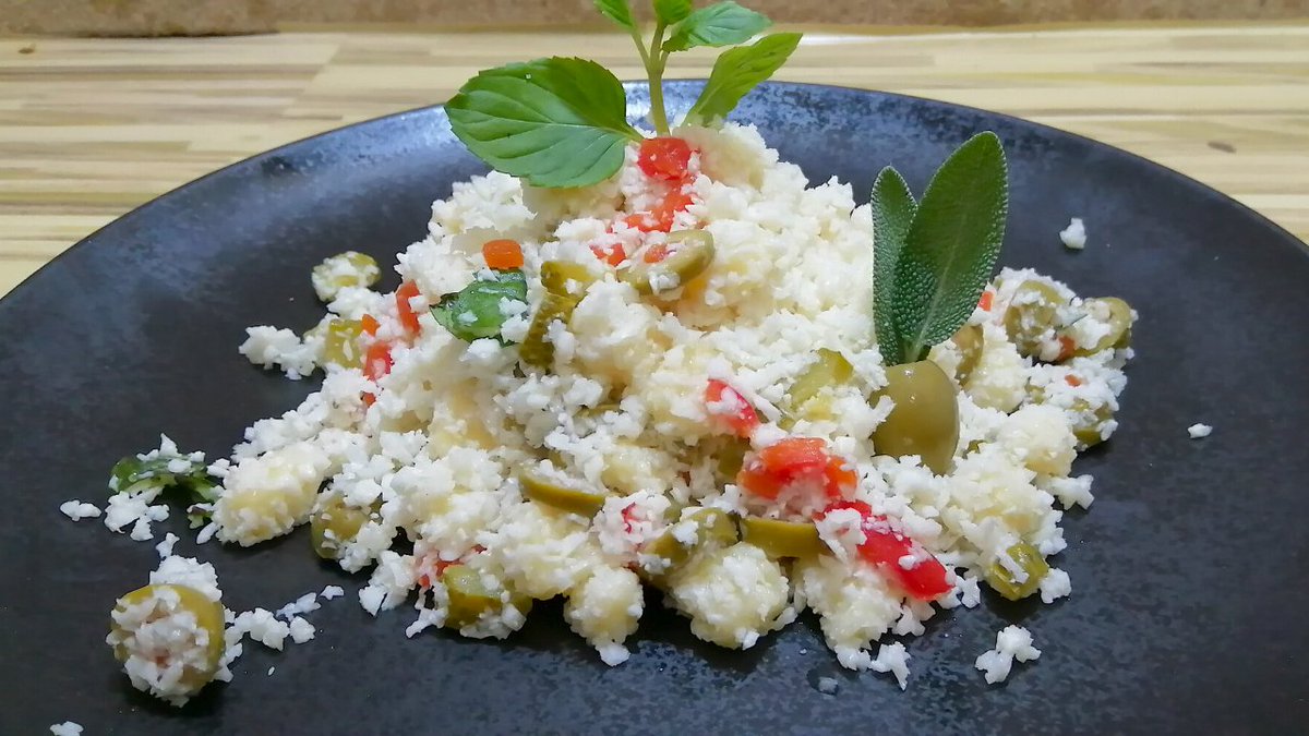 theofficialckd's tweet photo. Cauliflower has been one of the most used ingredients in keto. This time you'll get a crunchy salad that you will fall in love with.

Full Recipe:
https://t.co/m0cl31xtsE

#ketorecipe #lowcarb https://t.co/dhmLckvgOL