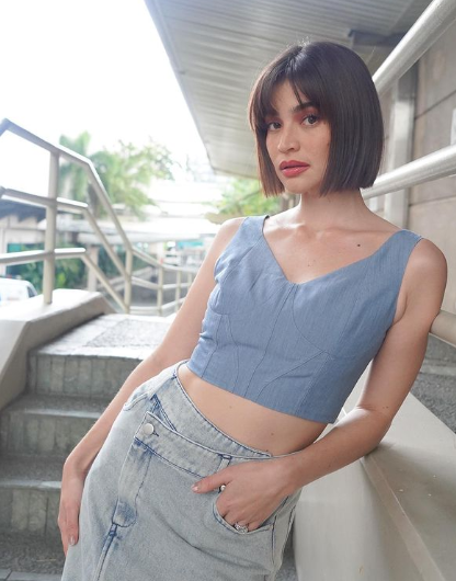 FindsbyAC's tweet image. Inspired blue pieces on Lazada  👖💙 Get the look ⬇️

Skirt - invol.co/cliwtf6
Denim Top - invol.co/cliwtfm

#LazadaSulitSweldoSale