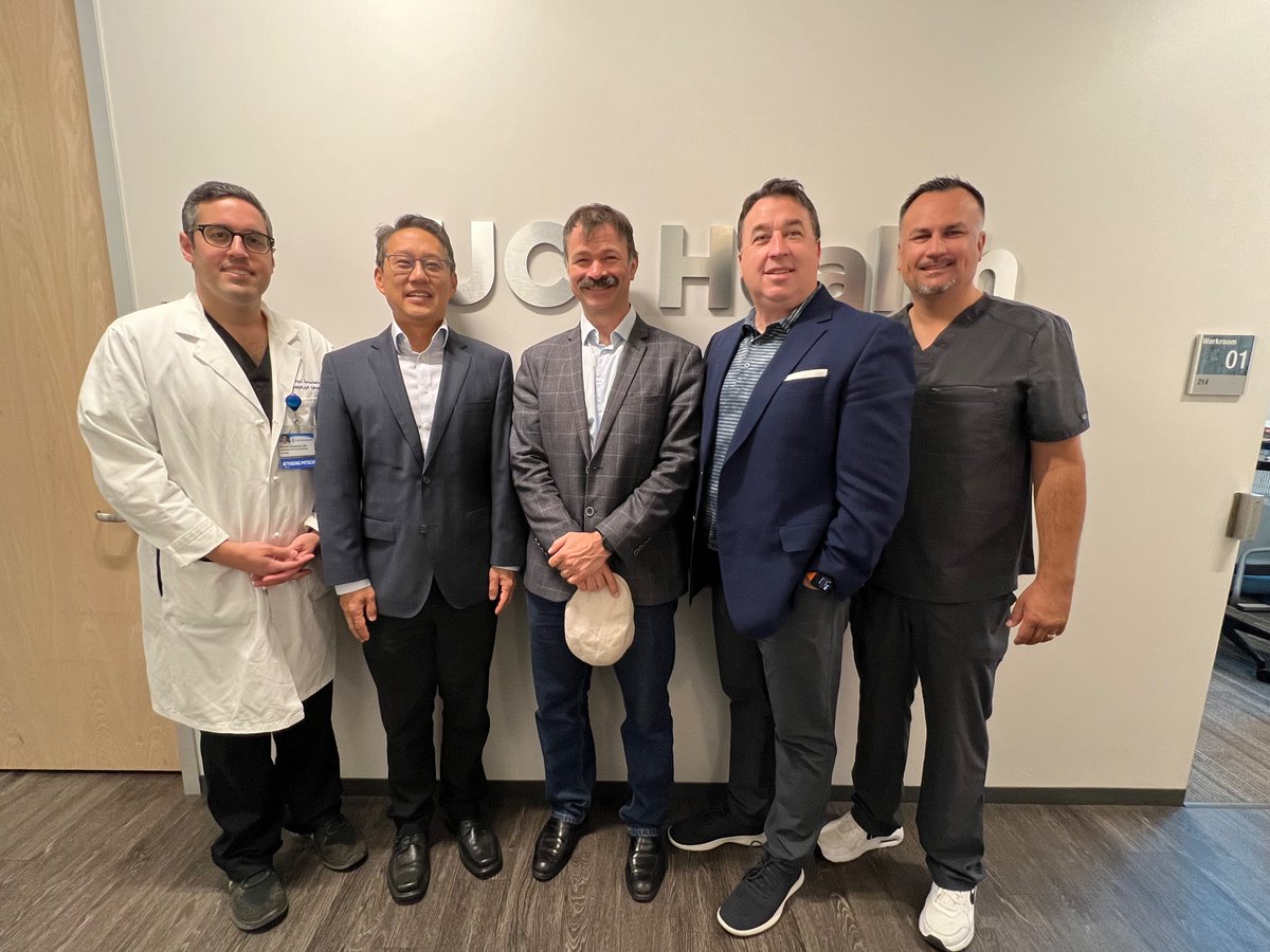 An exciting day at UC Irvine Newport as @KoelisBx  delivers the Trinity. Thank you to the entire UCI team, @UroMADMD  Dr. Daneshvar, Dr. Lee and Kathleen Arreola! @UCIrvineHealth 

#mrifusion #obt #3dimaging 
Antoine Leroy Mark Rooney