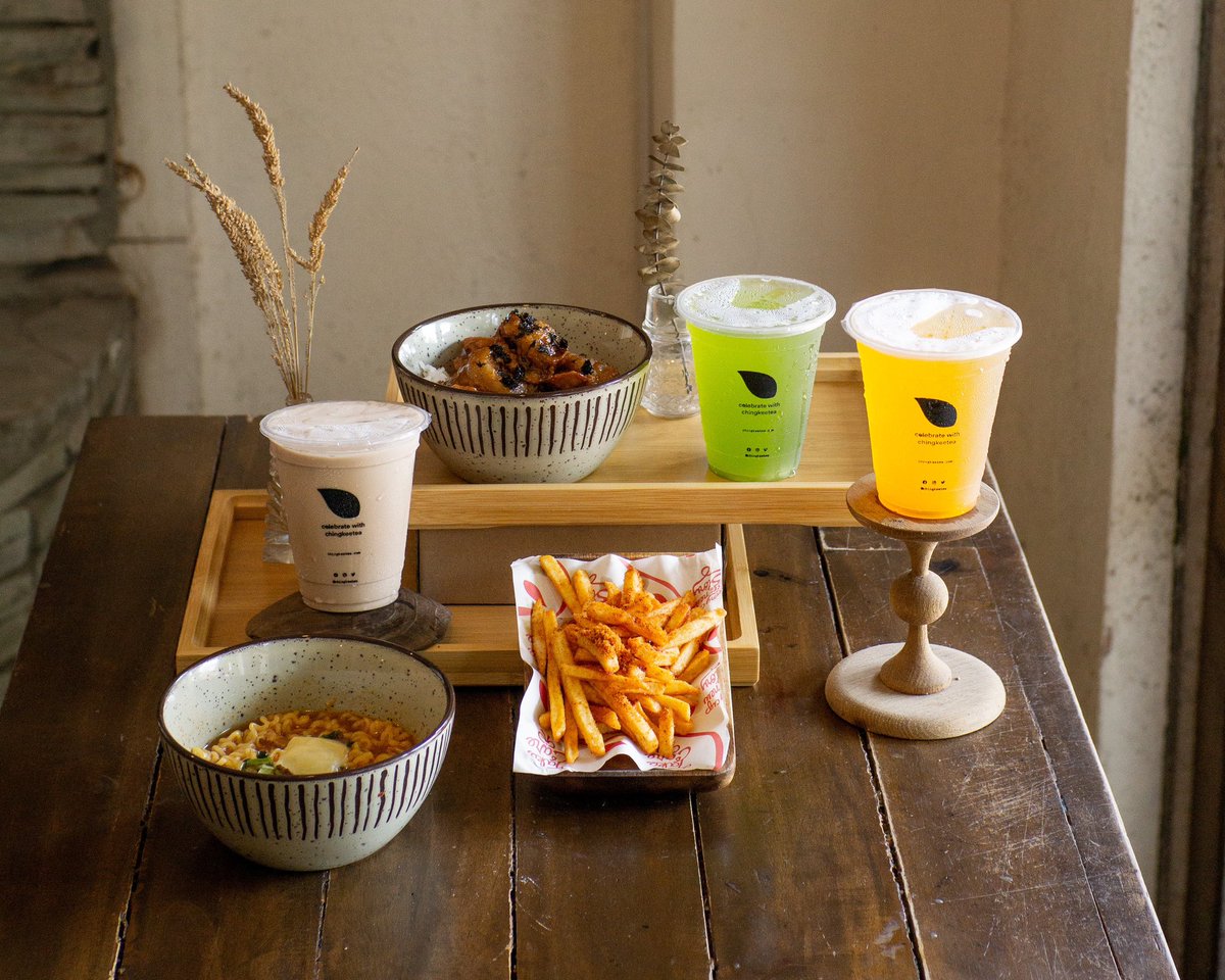 chingkeetea's tweet photo. Our drinks and go-to meals are the perfect pair on any day, donβt you think? π
We have seen how you love them π so starting today at our CEBU and ILIGAN branches, you can now have our #ChingkeeteaCombos and choose among our #ComboPops #ComboFries, and #ComboRamen π https://t.co/9YbnADPnc0