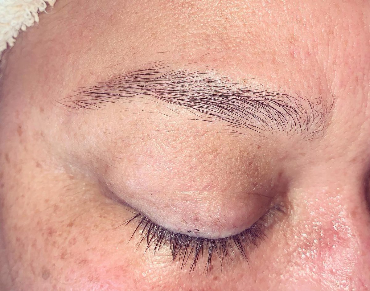 EstrellaLucero5's tweet photo. My first eyebrow tint and wax on my momma😻 https://t.co/40ABBVeokG