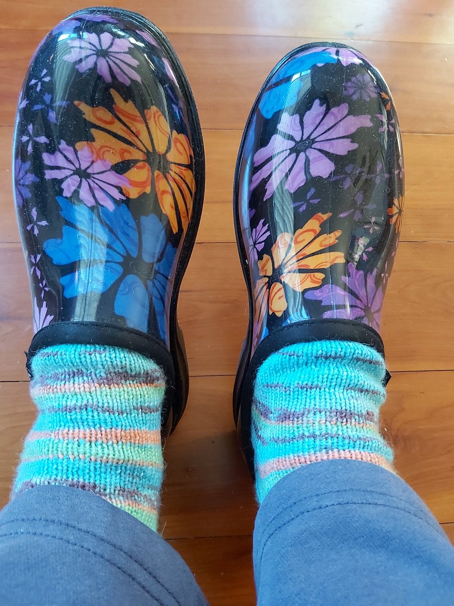 SusaninRaraLand's tweet photo. @marcuskelson I'll challenge you with these and hand-knitted socks #sloggers https://t.co/wTJcdCs814