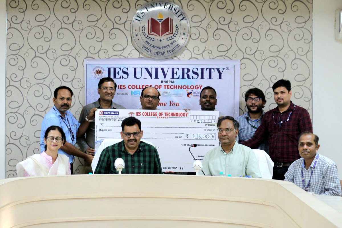 IESuniversity's tweet photo. 7th Research Felicitation Ceremony
#IESian faculty felicitated by the Guest of Honor Dr Ashutosh Sharma, former head of #DST, Secretary, #GovernmentofIndia vidited #IESCampus and #felicitated #faculty with outstanding contributions in field of Research. #Trending #Bhopal https://t.co/xpEhZPF93x