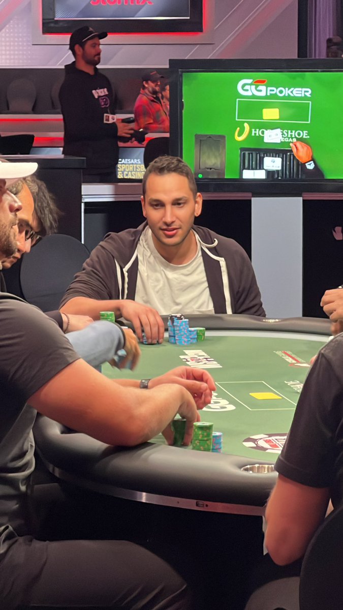 yaki_27's tweet photo. RT @nikairball: 3rd in chips with 7 left in the 3k 6Max LFG @The_Brownballa https://t.co/yYCDDfjf0p
