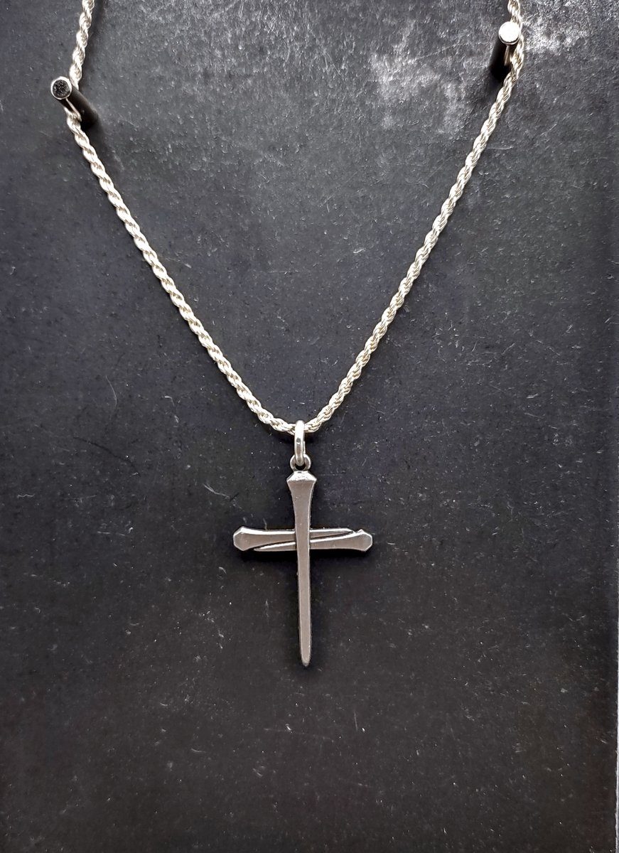 Just out of the shop. Very cool silver cross on a 24' rope chain. Great piece awesome look :)

Smoking deal at $49!

etsy.com/listing/147775…

#silvercross #crossnecklace #silverchain #silverjewelry #nailcross #supportsmallbusiness #instagood #greatdeal #picoftheday