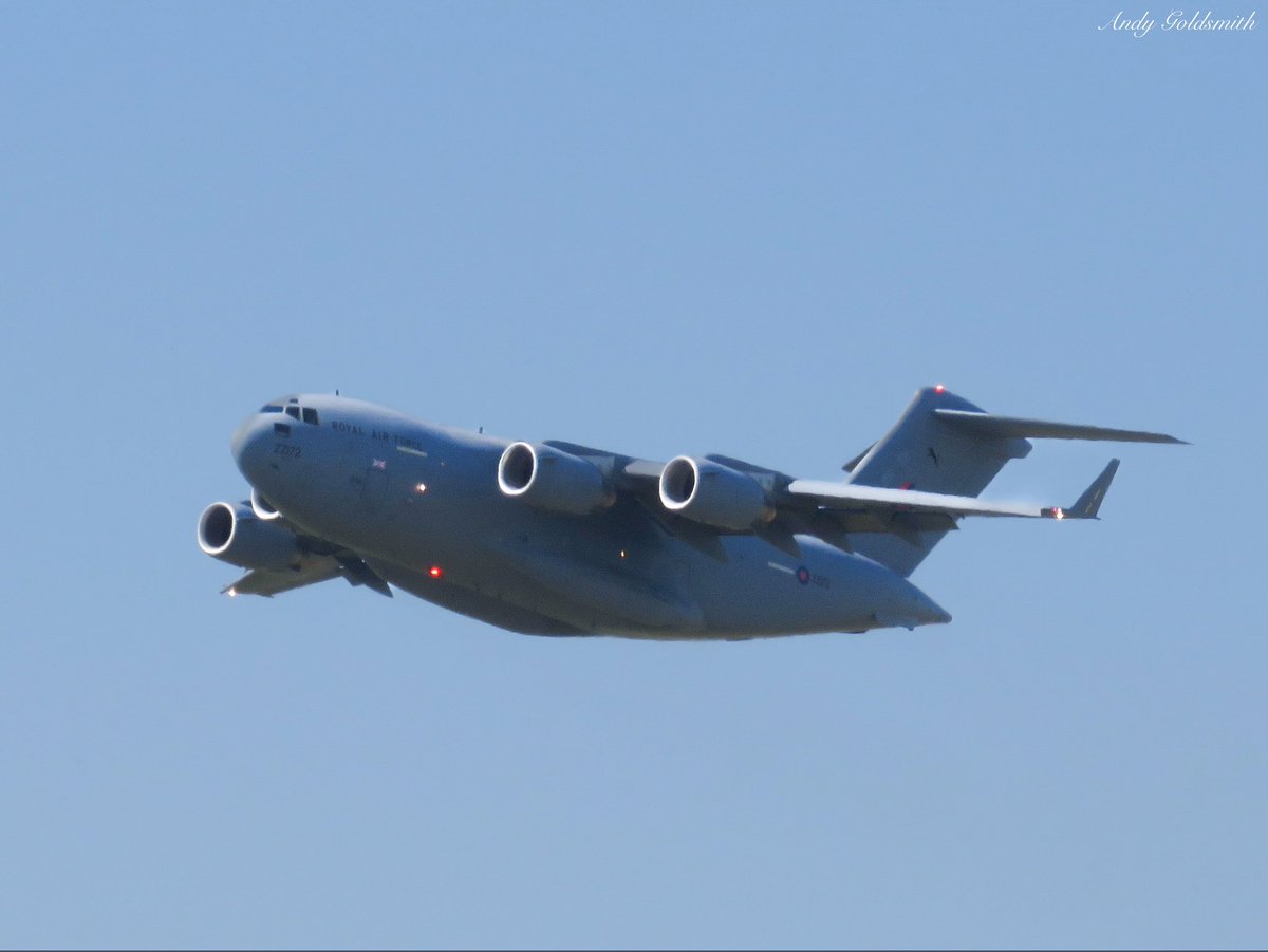 ✈️ RAF
✈️ Boeing C-17A Globemaster III (ZZ172) 🇬🇧
📍 Brize Norton 
🗓️ 14/06/2023
📸 Canon PowerShot SX540 HS 
——————————————————
#aviation #avgeek #aviationdaily #aviationphotography #aviationlovers #boeing #boeinglovers #c17globemaster #military #raf #brizenorton #planespotting