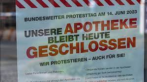 Lieferengpässe bei Medikamenten auch im Hohenlohekreis bei wichtigen Medikamenten
Viele Apotheken hatten gestern geschlossen. Sie wollen damit ein Zeichen setzen, dass sie weiter einverstanden sind mit der Sparpolitik im Gesundheitswesen.

gschwaetz.de/2023/06/15/lie…