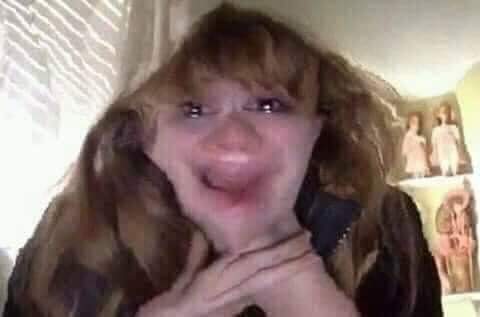 Yo en 2016: Charlie charlie, me puedo salir del juego?
Charlie: No
Yo: