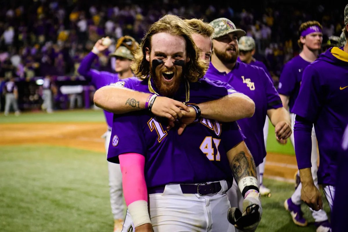 60ft6inLSUpod's tweet photo. 🚨 OUT NOW | CWS Preview: LSU vs Tennessee
🗣️ @Cdemouy x @J_Cross2146 & @Jeezy901 from IOTB pod
🏟️ Breaking down Tenn/LSU..these guys crushed it!
🎯 Hitters/Bullpen factor
🔮 Predictions-another close one?
📺 YouTube:https://t.co/7XDoV0TtQh
🎙️ Pod:https://t.co/nTbaZ4zYvZ
#LSU https://t.co/MappRWuCWQ
