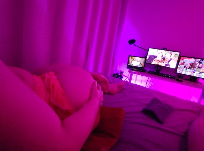 Good morning gooners. My body is open and ready for #freeuse as a #fucktoy for you. Just let go, watch<a href="/tag/porn"class="tags"><span>#porn</span></a><a href="/tag/daddy"class="tags"><span>#daddy</span></a><a href="/tag/nsfw"class="tags"><span>#nsfw</span></a><a href="/tag/fucktoy"class="tags"><span>#fucktoy</span></a><a href="/tag/slutwife"class="tags"><span>#slutwife</span></a><a href="/tag/cumslut"class="tags"><span>#cumslut</span></a>