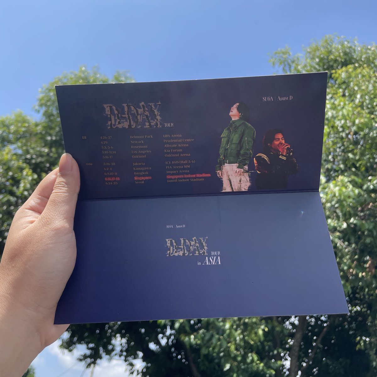 moonchildminaa's tweet photo. D-DAY’s coming!!! 

Hey armys!!! 

I’m gifting away an invitation card/ticket holder for D-DAY in SG attendees!! 

Date: 17th June 
Venue: just come and find me!  

💜 Show me ur concert ticket 
💜 Limit 1 card/holder per person 

#AgustD_SUGA_Tour_in_Singapore 
#AgustD_SUGA_Tour https://t.co/DpSgoA0cMw