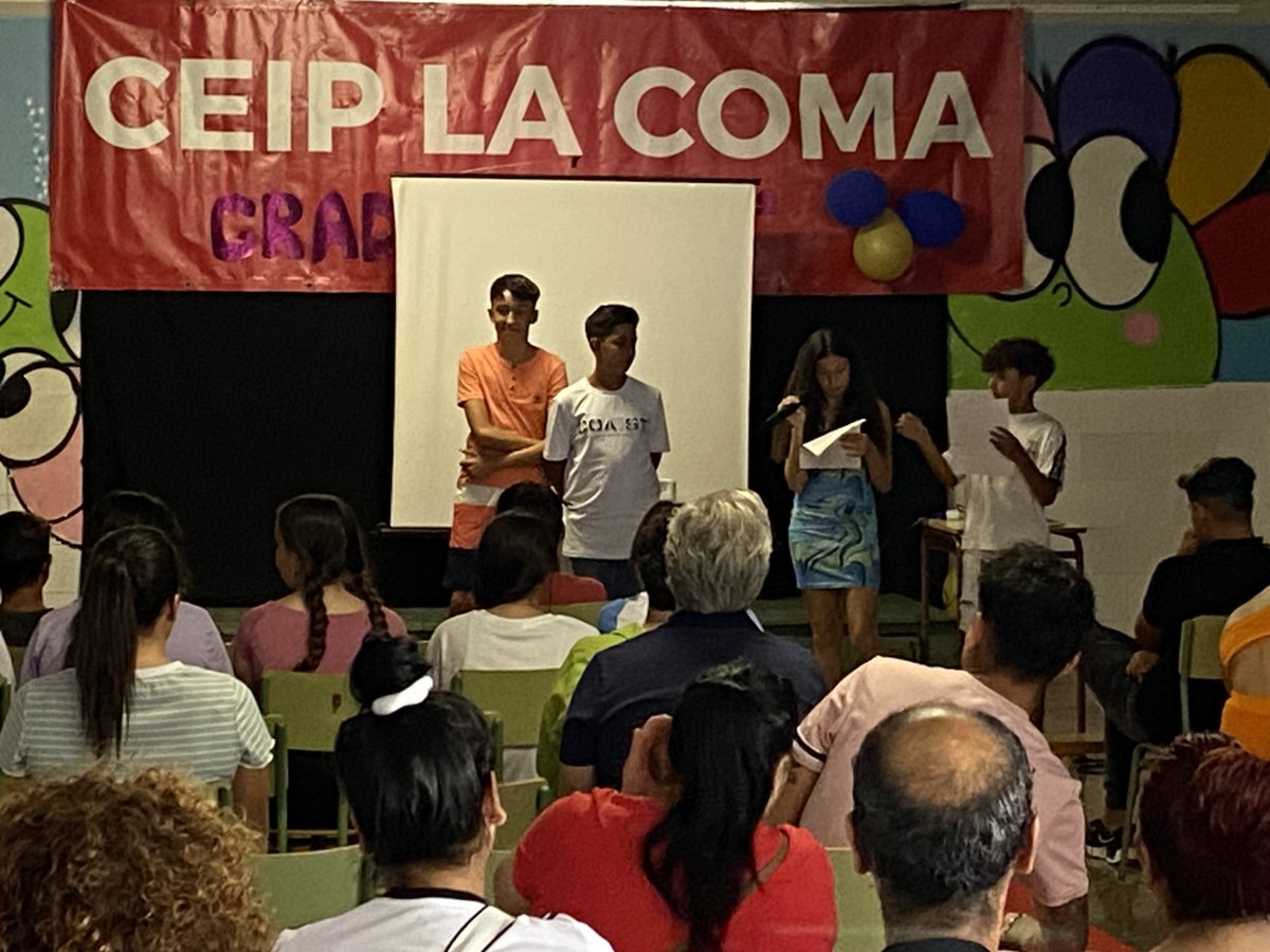 gitanos_org_PAT's tweet photo. Esta mañana acompañando a #CeipLaComa en la graduación 🎓. Muchas felicidades!!! #Kumpania #Proinfancia #DesarrolloComunitario
@AytoPaterna @GVAeducacio @FundlaCaixa @GVAinclusio #FSE+ https://t.co/STcFCMfYzB