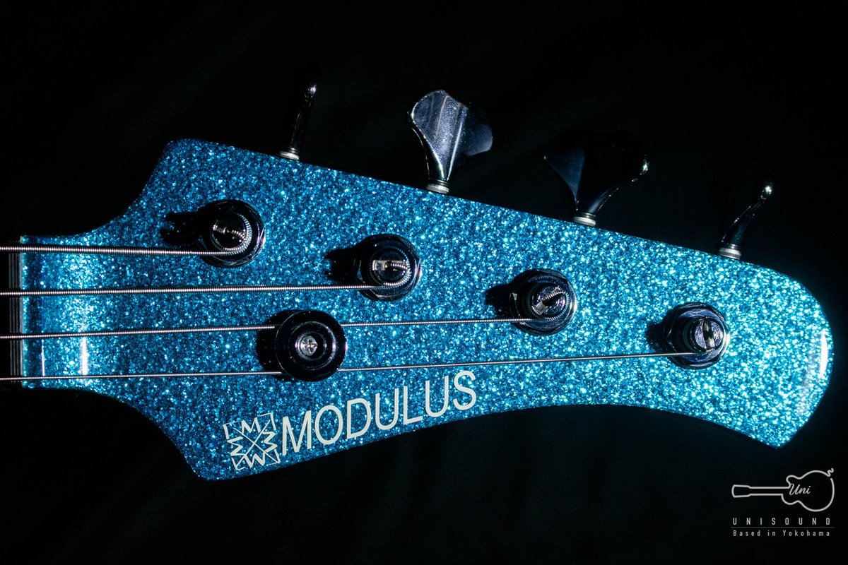UnisoundY's tweet image. ／
6/17(土)18:15発売開始‼️
Modulus FU4 Funk Unlimited Bass (Blue Flake/Matching Head)
＼

レッドホットチリペッパーズのベーシスト、フリーのシグネチャーモデル入荷！最もド派手なルックスを持っているマッチングヘッド仕様。カーボングラファイトネック。
digimart.net/cat03/shop5031…
#Modulus