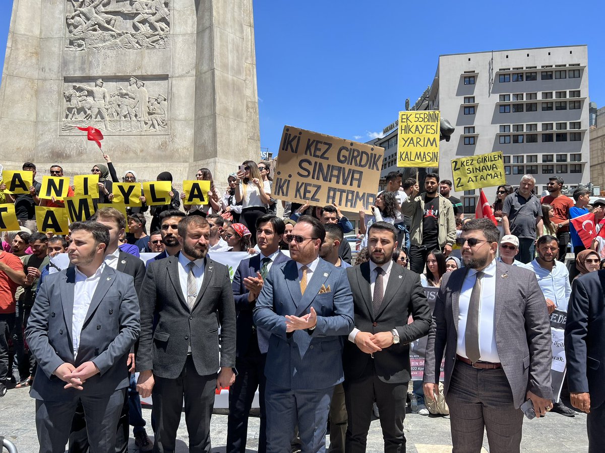 Ek 55 Bin Atama Bekleyen Öğretmenlerimizle birlikteyiz.
Genel Başkanımız, Milli Görüş Lideri Dr.Fatih Erbakan’ın selamlarını ilettik.

<a href="/erbakanfatih/">Dr. Fatih Erbakan</a> <a href="/gencrefah/">Genç Refah</a>