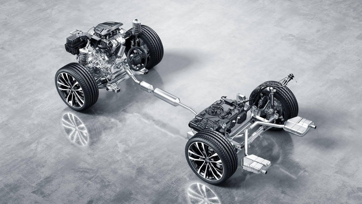 Tongdaauto_gh's tweet photo. Have you ever wondered what's happening beneath the X70? One crucial component that plays a significant role in the vehicle's performance is the axle. The axle is a vital part of the drivetrain, responsible for transferring power from the engine to the wheels.#jetourx70 #tongda https://t.co/G3fRRYrBW1