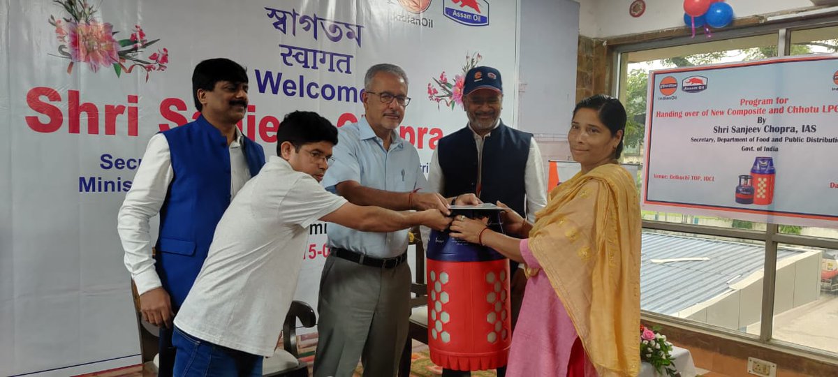 During the visit to Betkuchi Oil Terminal, Secretary (#DFPD), GoI handed over new Chhotu LPG connections to consumers and planted a Sapling in the terminal premises.  #Assam #EthanolBlendingProgramme #IOCL #AlternativeFuels #Betkuchi