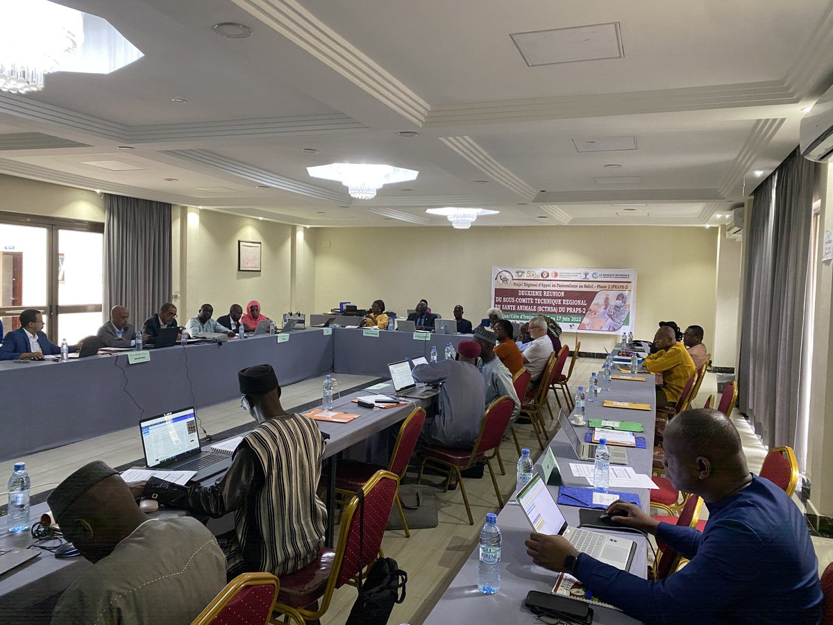 G_Lionel2's tweet photo. 2 eme réunion du Sous comité Technique Régional Sante Animale #praps. Pour le renforcement des systèmes de #santéanimale et un meilleur contrôle des médicaments #veterinaires ⁦@FAOWestAfrica⁩ ⁦@ECOWAS_RAHC⁩ ⁦@WorldBankAfrica⁩ ⁦@WOAH⁩ ⁦@CILSSinfos⁩ https://t.co/QDU6VPNJ4w