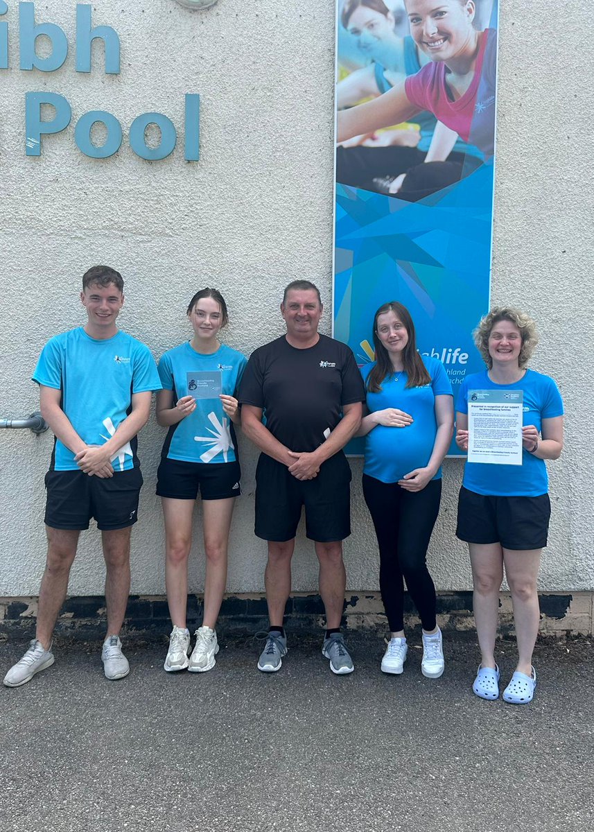 NHSHbreastfeed's tweet photo. Did you know that all our High-Life Highland premises support the breastfeeding friendly Scotland Scheme - this has included our Leisure/Sports Centres and Libraries since we started our own scheme. Here's the fantastic staff of Golspie Swimming Pool with their 3 year certificate https://t.co/sVmE30YmsF